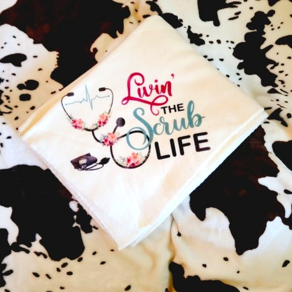 Livin The Scrub Life Nurses Cna Throw Blanket - Picture 1 of 6
